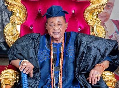 Breaking News. Alafin of Oyo, oba Lamidi Olayiwola Adeyemi the 3rd, joins ancestors at 83.