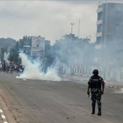 Police Fire Teargas At Protesters In Abuja