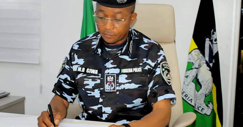 ENUGU POLICE ARREST SIX ARMED ROBBERY AND CULTISM SUSPECTS, RECOVER FIREARMS AND DRUGS