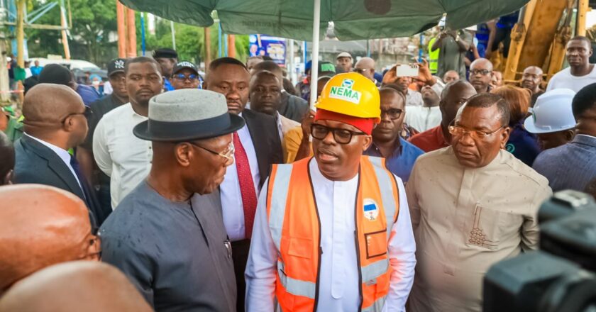 GOV FUBARA SEALS OFF COLLAPSED BUILDING SITE, ORDERS INVESTIGATION